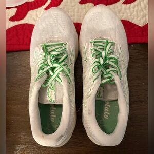 Mizuno wave sneakers, Honolulu 50th marathon anniversary edition